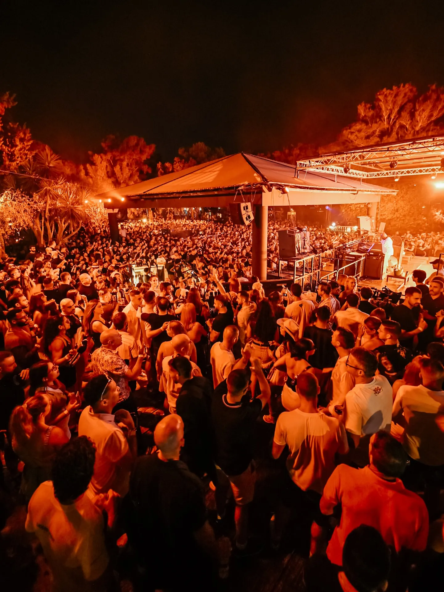 image_68a69d26f12c9 An emotional fan shared: Carl Cox made that night unforgettable. He did something to me that I will carry in my heart forever