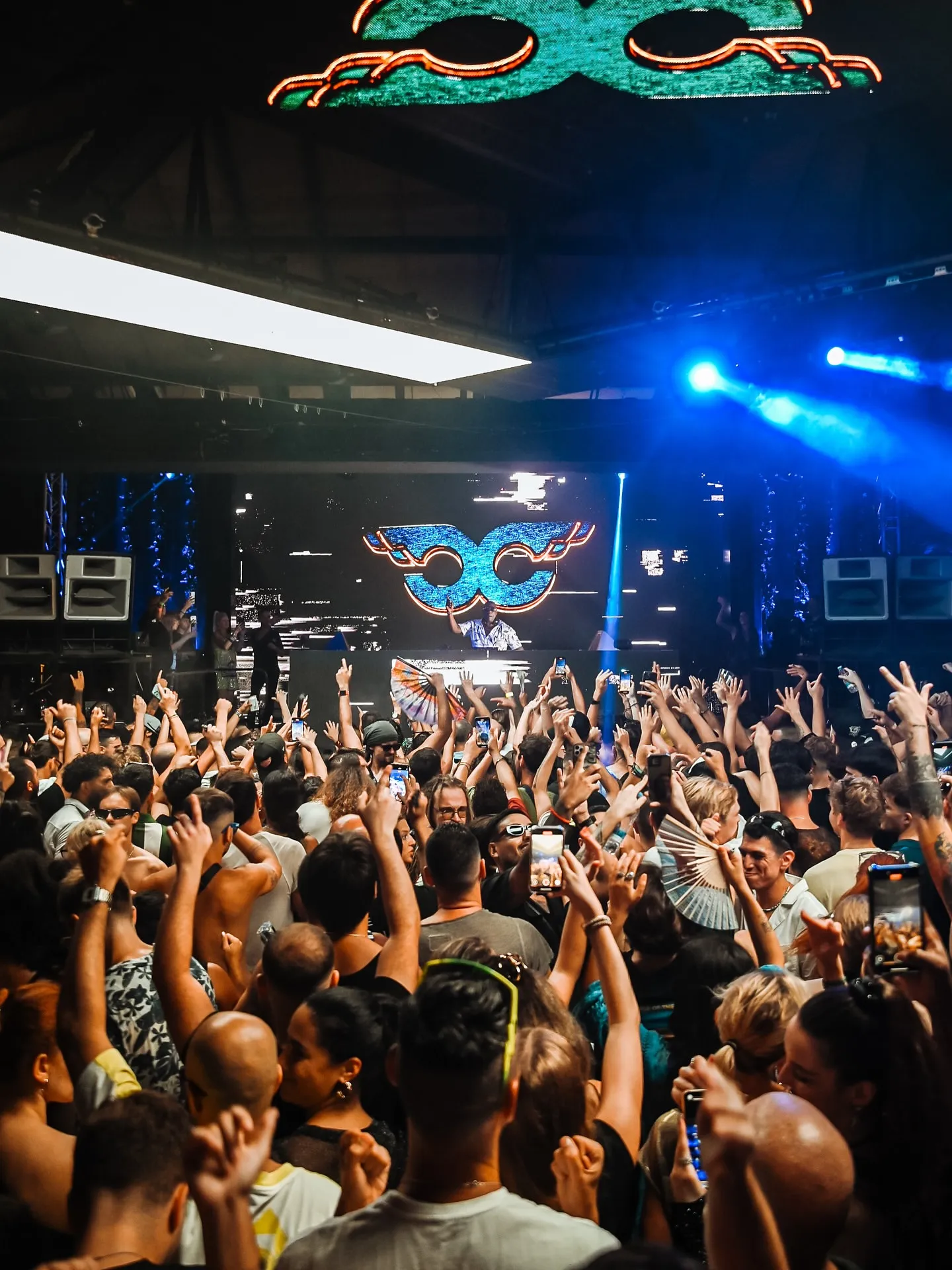 An emotional fan shared: Carl Cox made that night unforgettable. He did something to me that I will carry in my heart forever