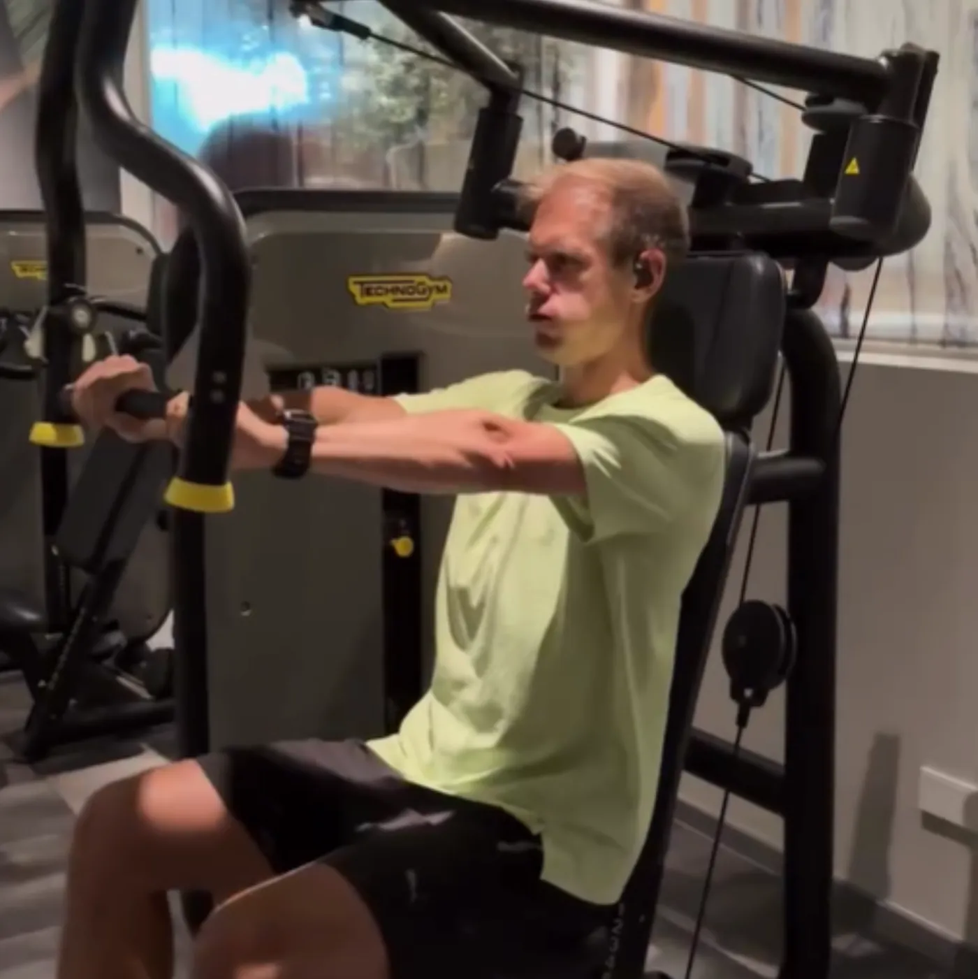 image_68a6a4948305a Behind his sturdy physique and fiery spirit on stage, Armin holds a little-known secret – a vital key that allows him to transcend time and keep shining