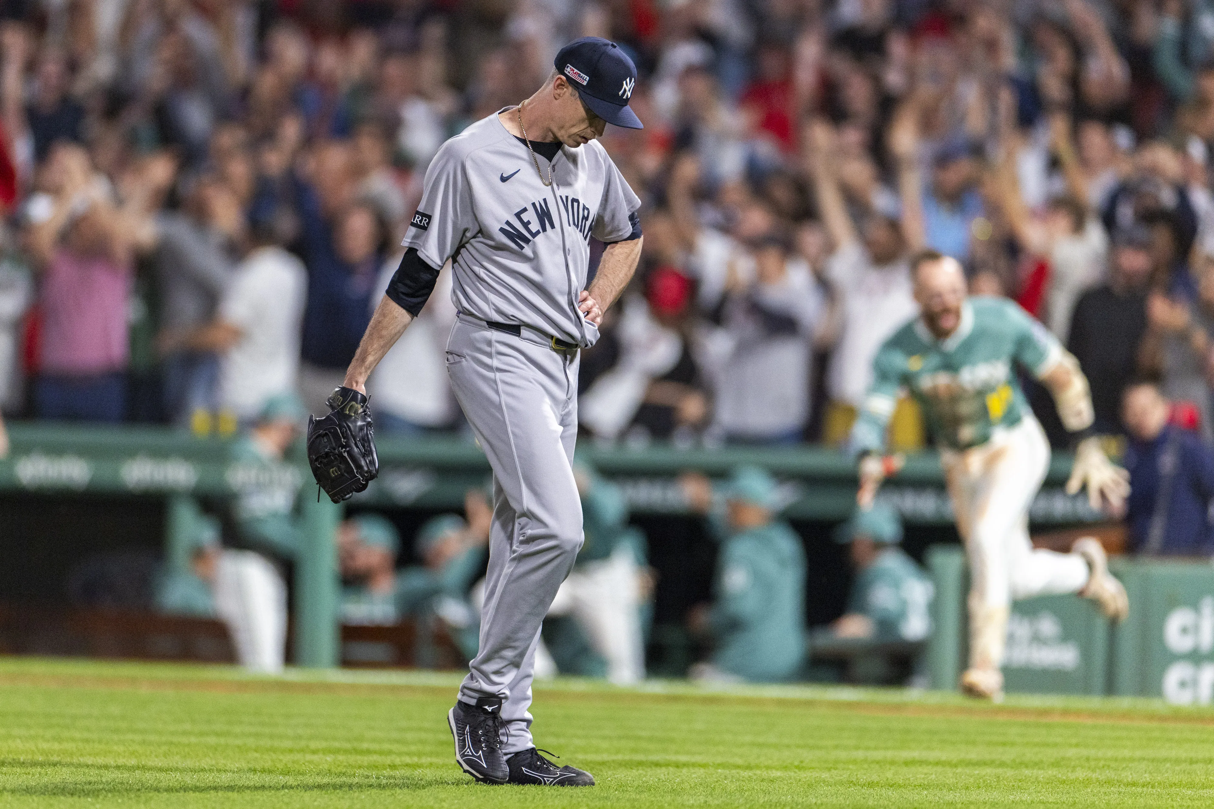 image_68a6c6dfdf130 Bronx Bombers Live Up to Their Name: Yankees Crush Rays With Historic Power Display