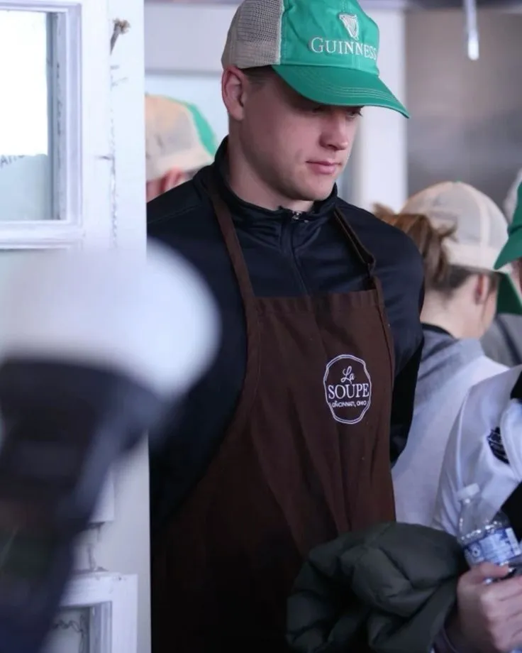 VIRAL VIDEO: Joe Burrow Shocks Fans After Refusing Kid’s Autograph at 2AM