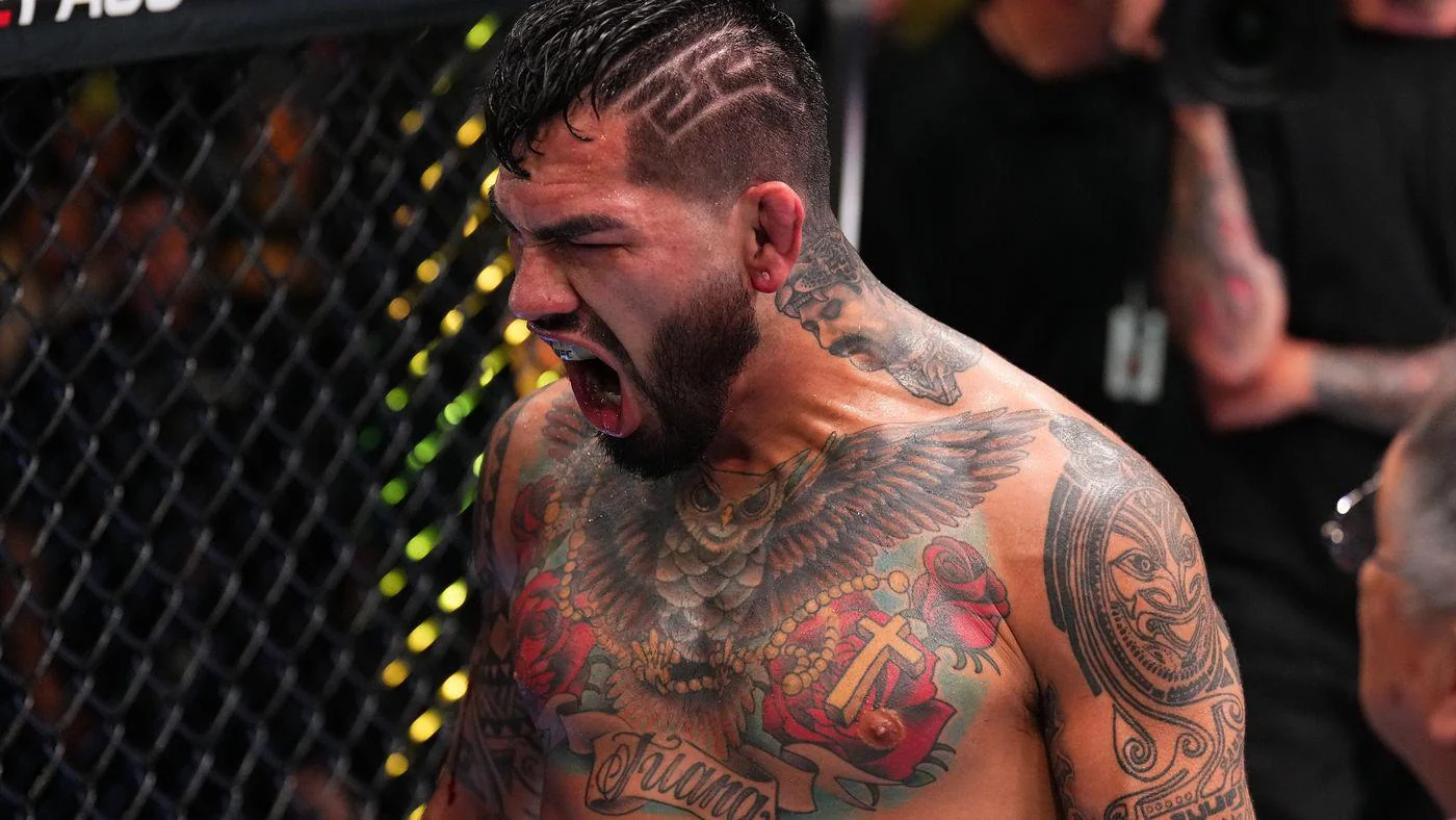 image_68a6d823627e9 Who has the power to stop Khamzat Chimaev from winning the middleweight championship?