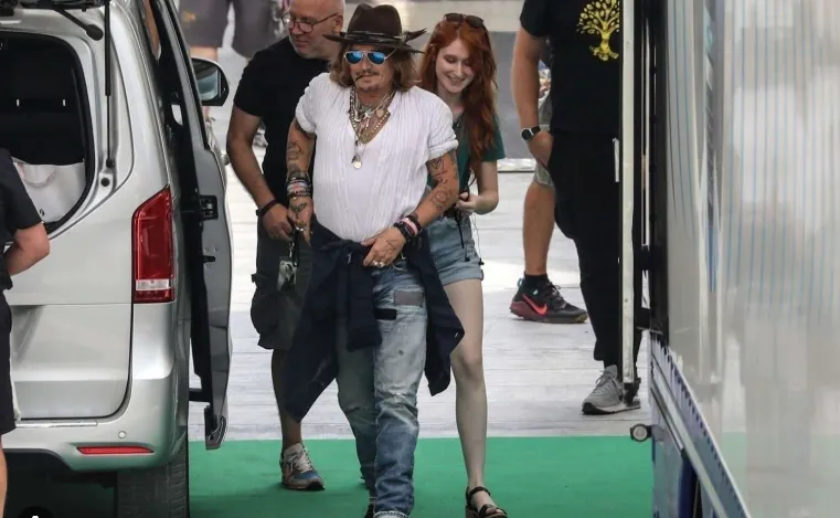 The Truth Behind Johnny Depp’s Redheaded Mystery Companion Revealed 19 The Truth Behind Johnny Depp’s Redheaded Mystery Companion Revealed