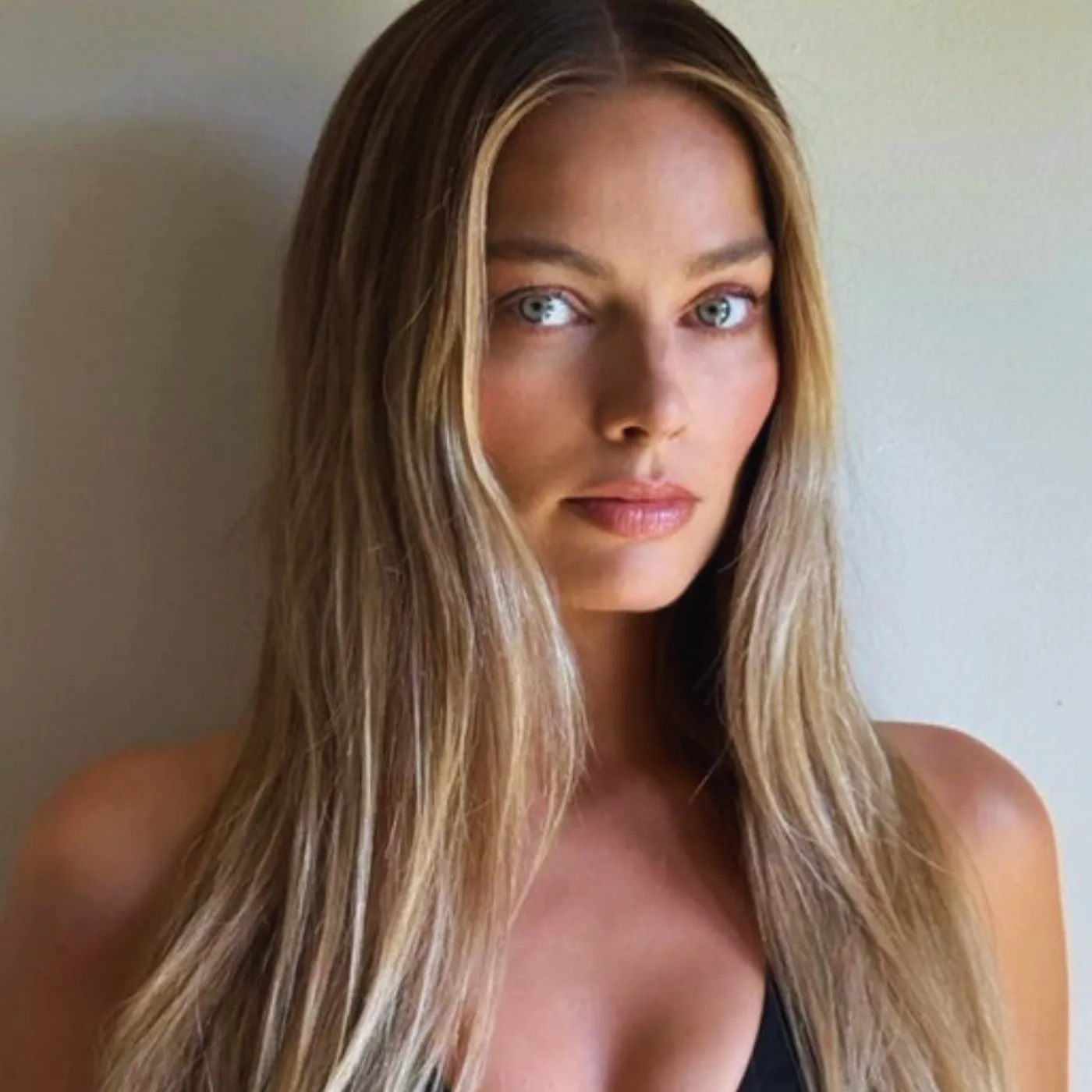 image_68a747d15a02b First Red Carpet After Baby—Margot Robbie Shuts Down Hollywood In One Night