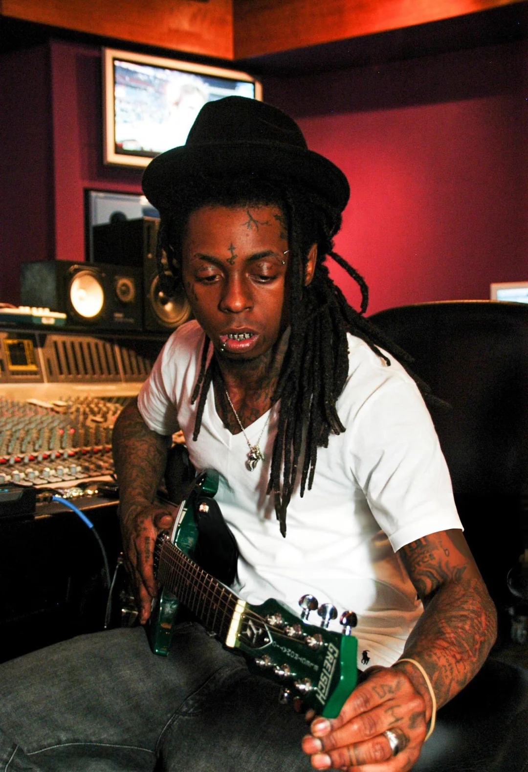 Lil Wayne Takes Rock to the Stage for the First Time – But Is He Losing His Legendary Identity?