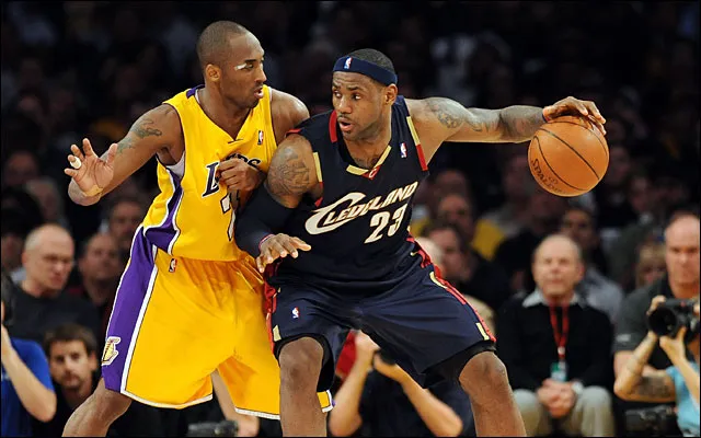 image_68a7dd5042c34 Kobe Bryant và LeBron James: Hai huyền thoại đối đầu trong tưởng tượng — Bạn sẽ không tin ai thực sự vượt trội ở tuổi 19!