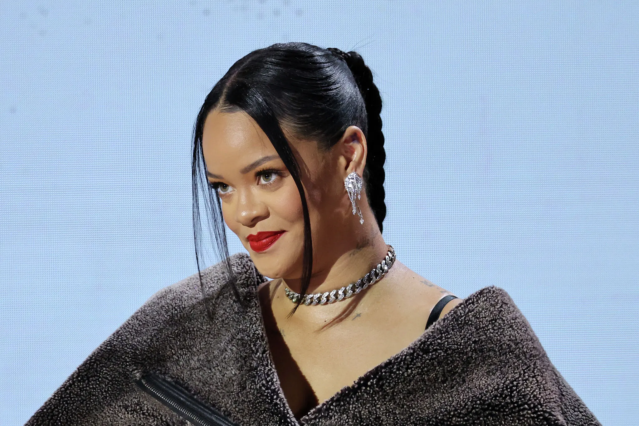Rihanna Just Dragged Doja Cat in the Most Savage Tweet Ever — And Doja’s Clapback Was Even Wilder!