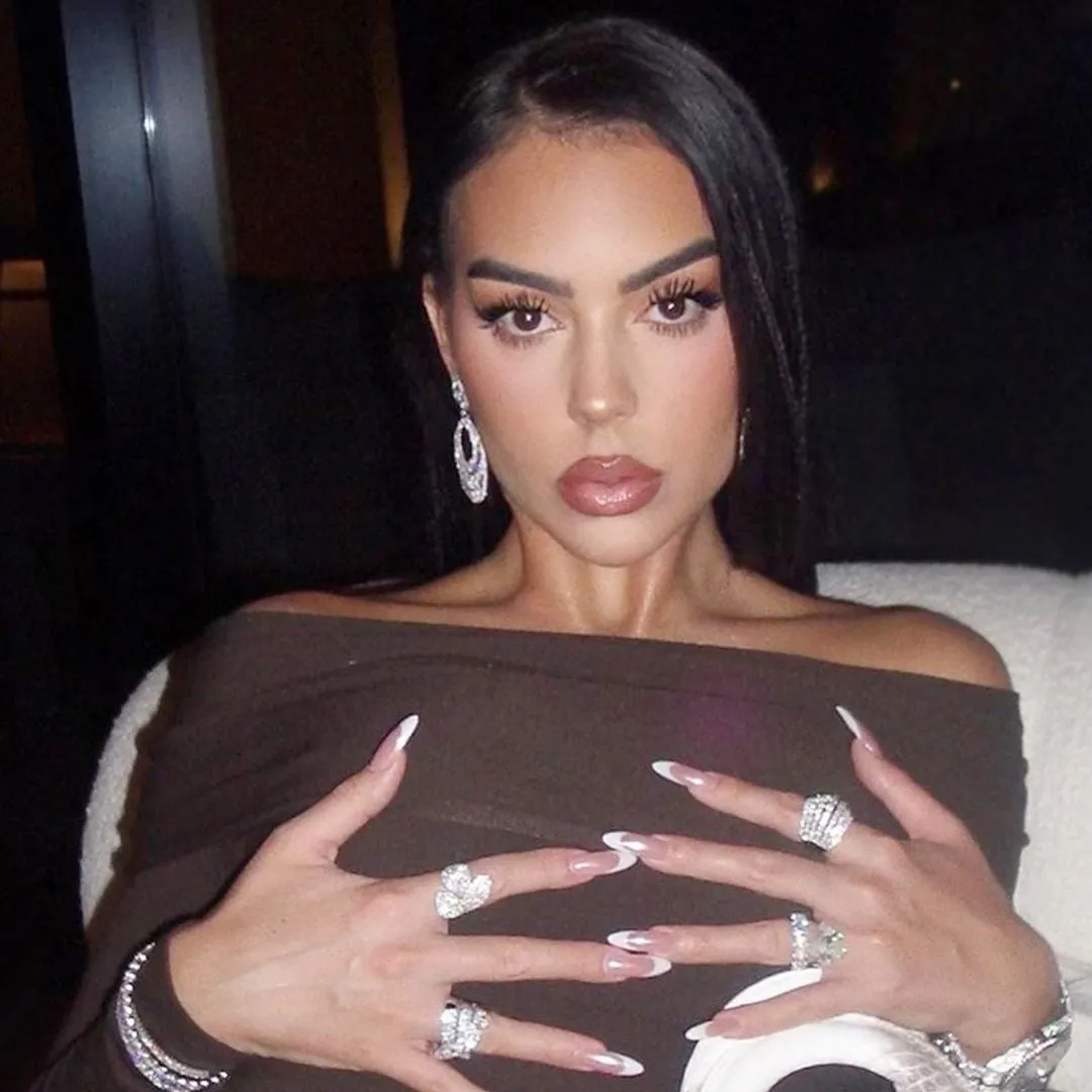 image_68a7e7080eab4 Georgina Rodríguez Shows Off New Diamond Sparkler, Fans Stunned