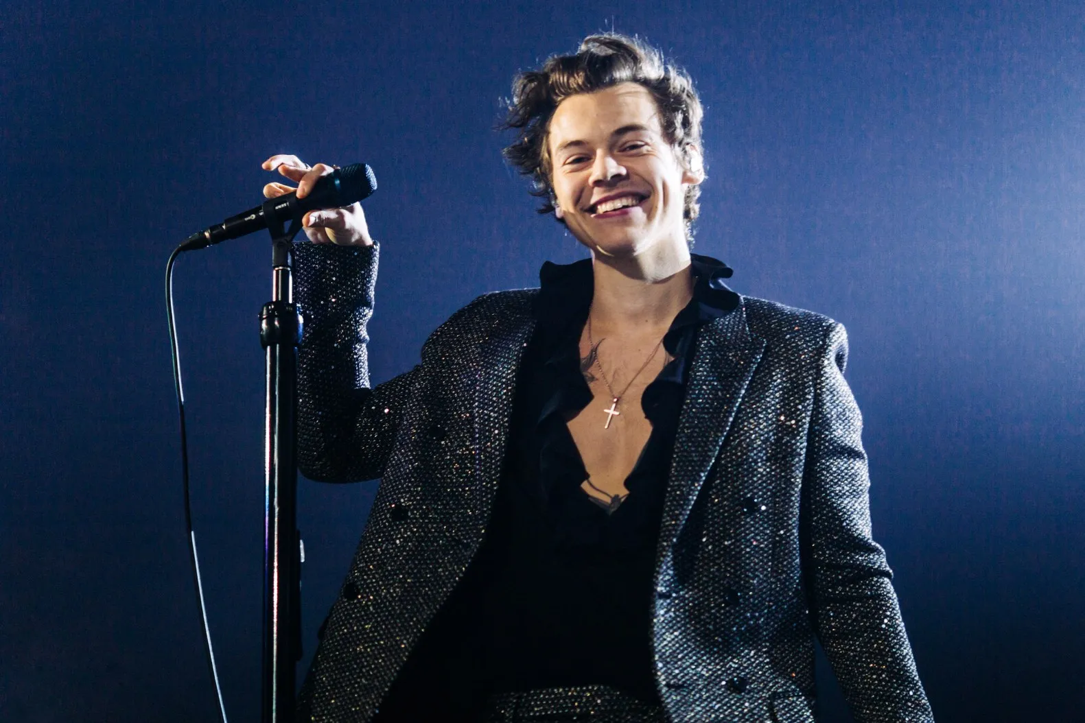image_68a7e753a7444 Not the spotlight or the outfits — but this gesture from Harry Styles toward a disabled fan set social media on fire!