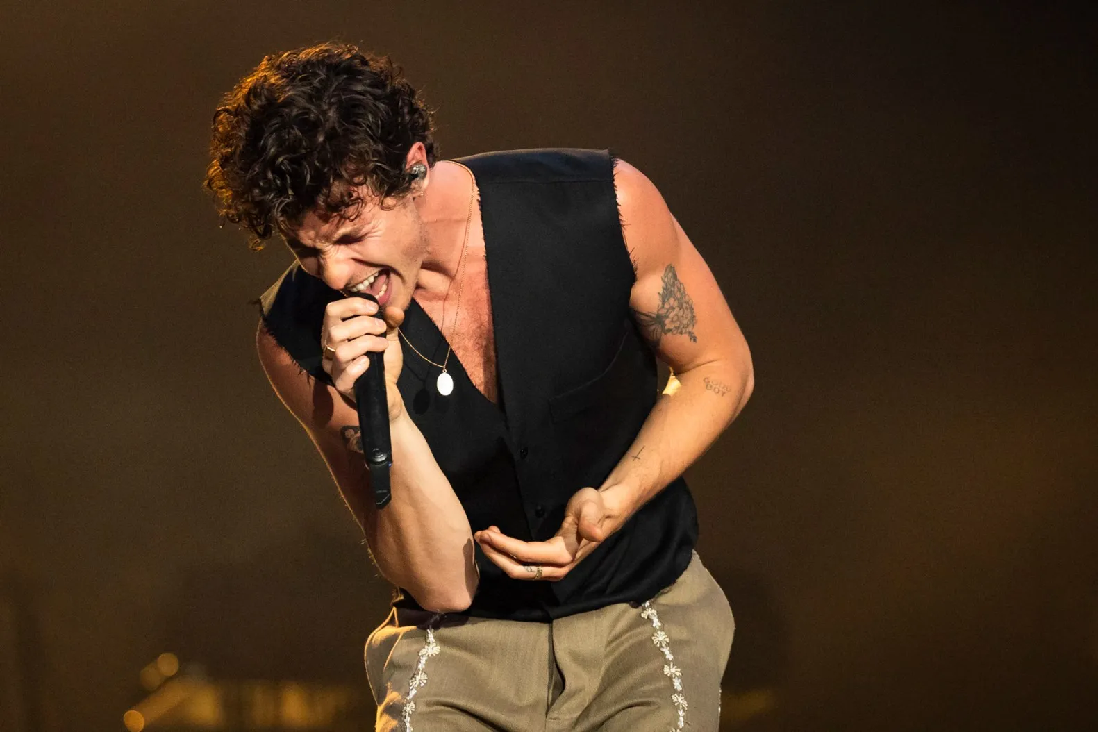 image_68a7edd707bc2 Shawn Mendes Rides His Bike Like a True Local in Amsterdam — But the Shocking Detail in a Fan Video Is What Really Sent Social Media Into a Frenzy!