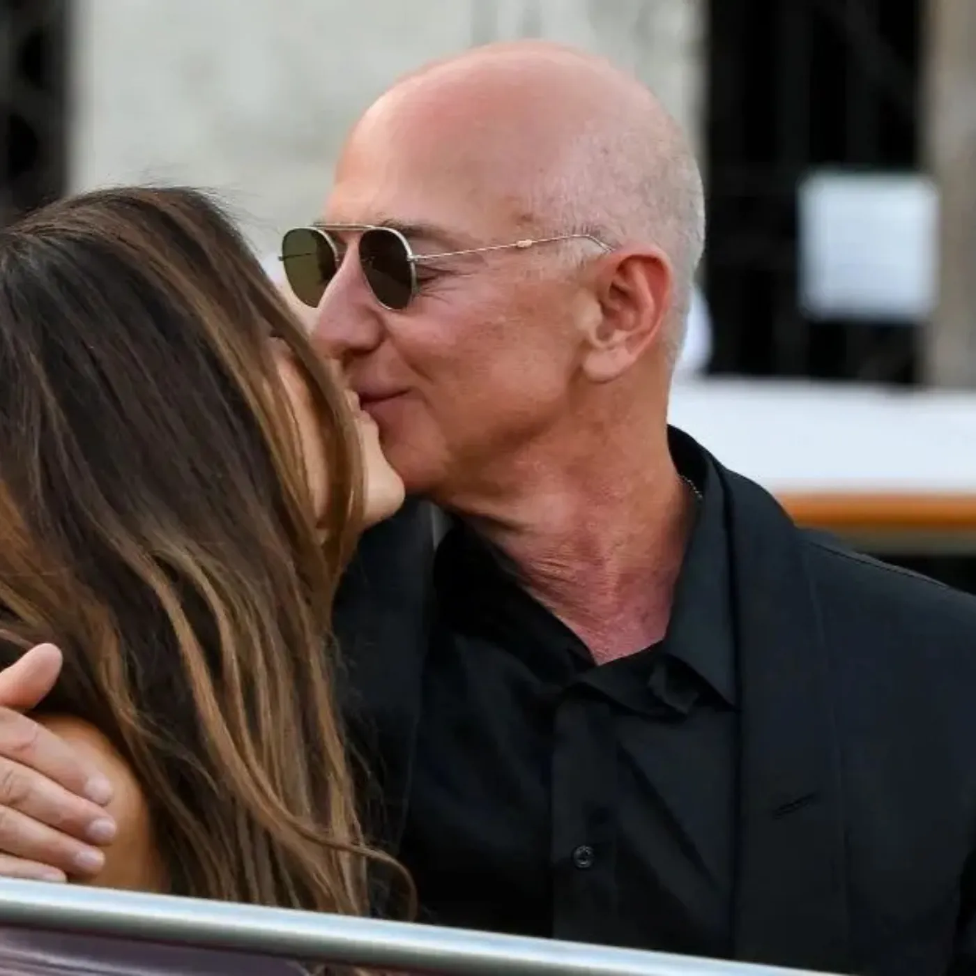 image_68a7f78f190f6 Lauren Sanchez Breaks Silence on Loss After Jeff Bezos’ Family Tragedy – Fans React Wildly
