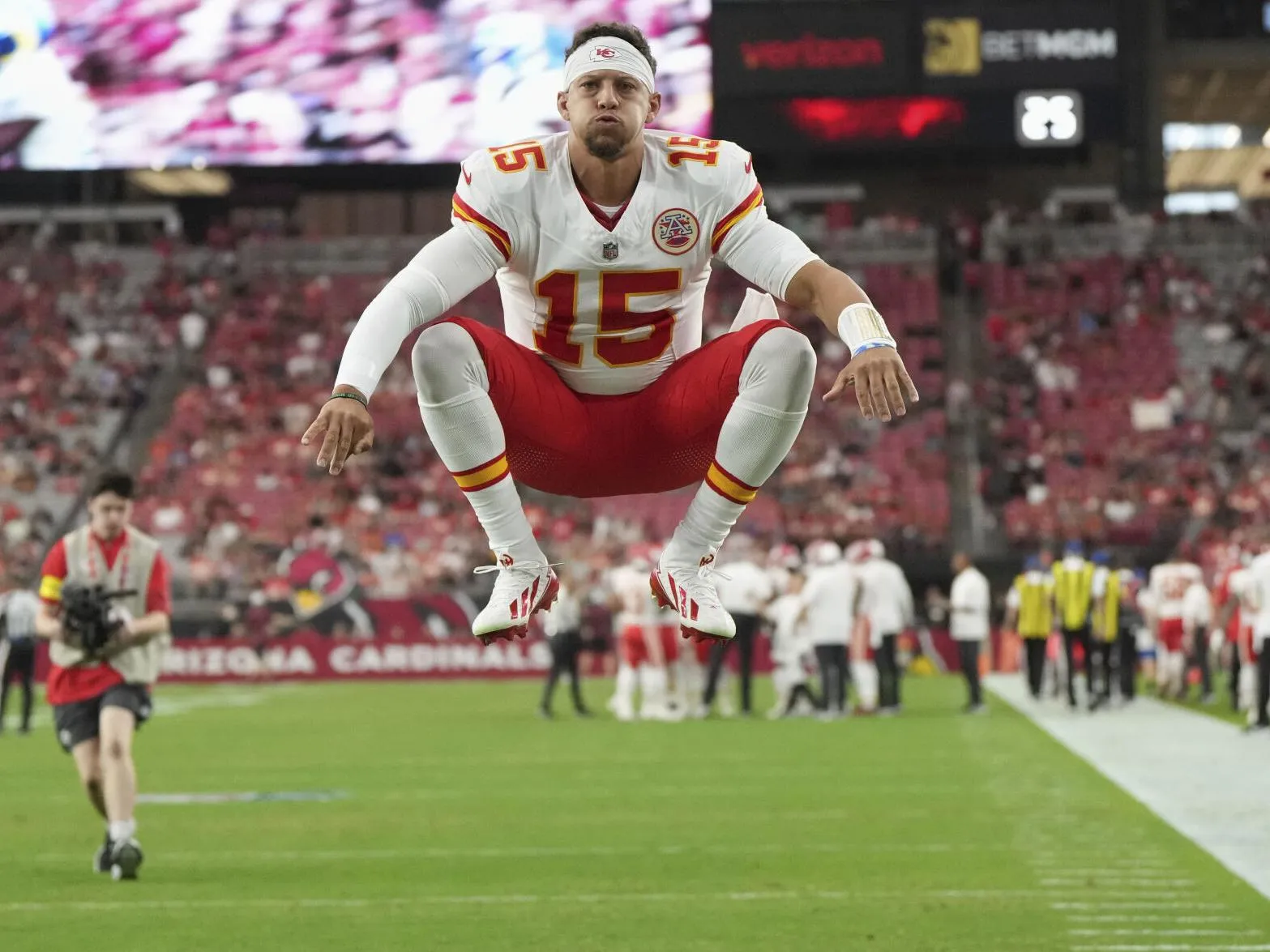 image_68a8134677477 Patrick Mahomes Just Handed the Chiefs a $16.9M Lifeline — While Josh Allen’s Deal Turns Into a Nightmare for the Bills