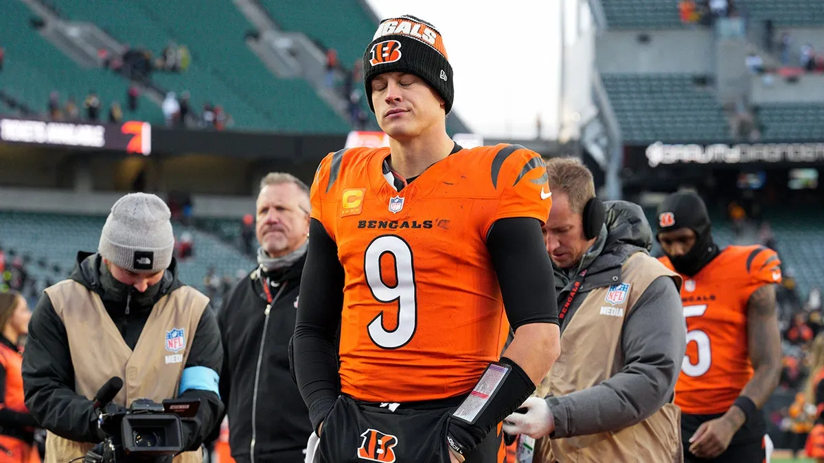 Joe Burrow Benched for Bengals’ Preseason Finale After Controversial Play Sparks NFL-Wide Outrage