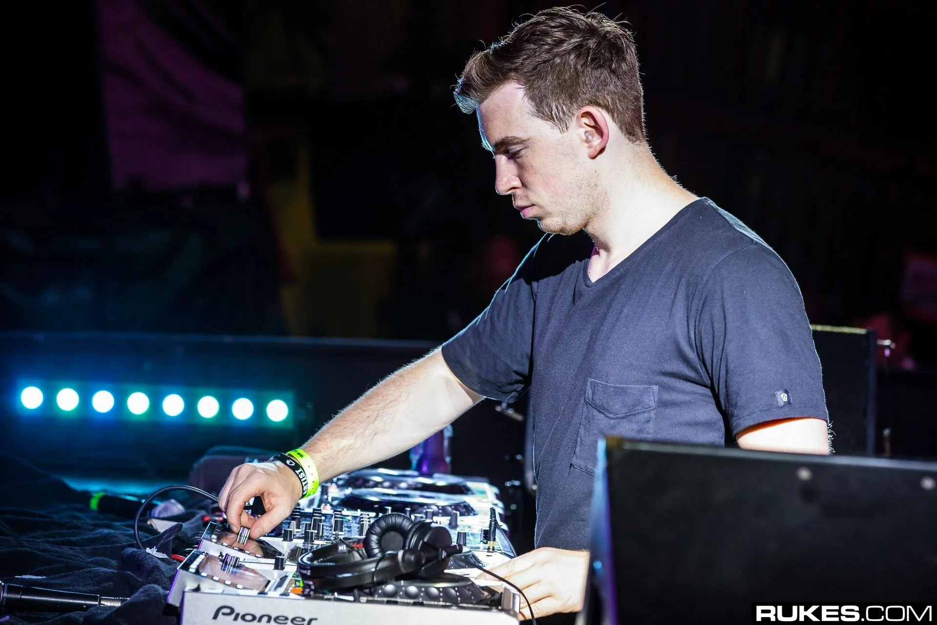 image_68a821a32b463 No Armin, No Problem? Hardwell’s ASOT Takeover Turns Heads