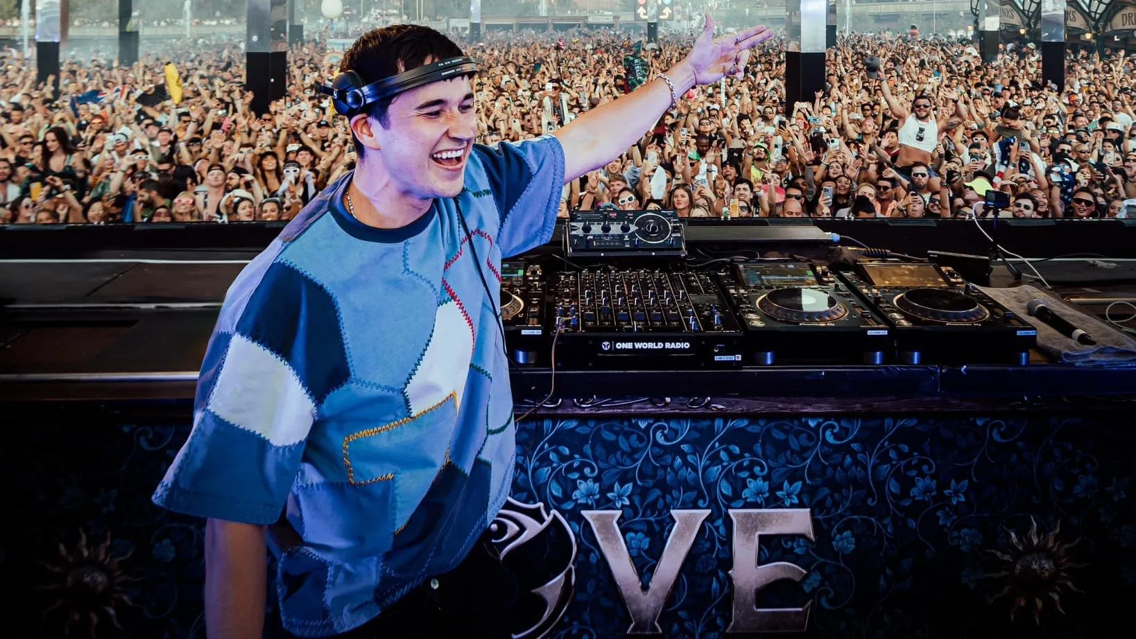 image_68a91bc98337b John Summit made Sarah McLachlan's daughter suggest skipping graduation.