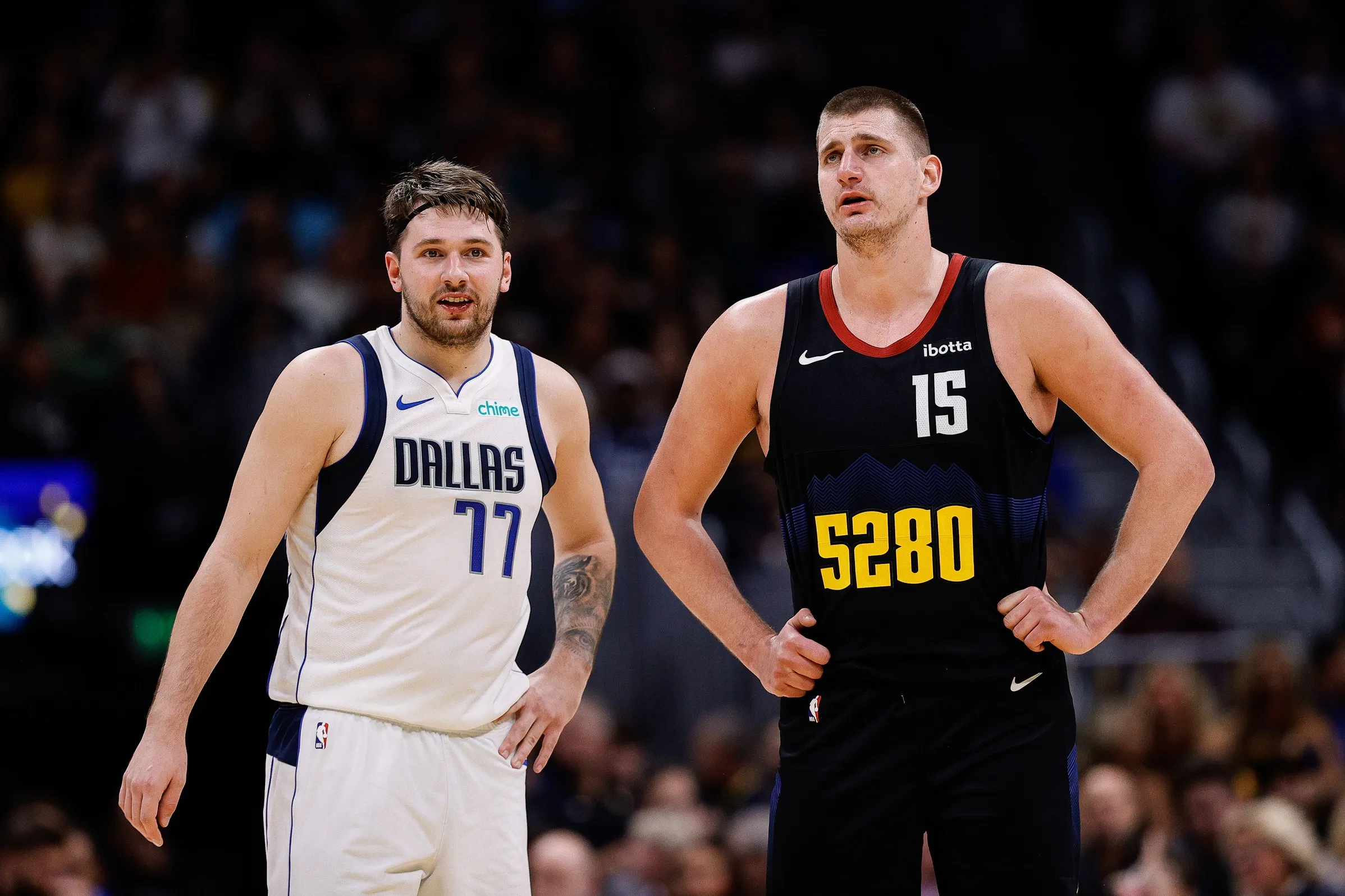 image_68a93156abe6d Luka Doncic found himself in a difficult position when he accidentally ran into NBA star Nikola Jokic: A shocking result that fans could hardly believe