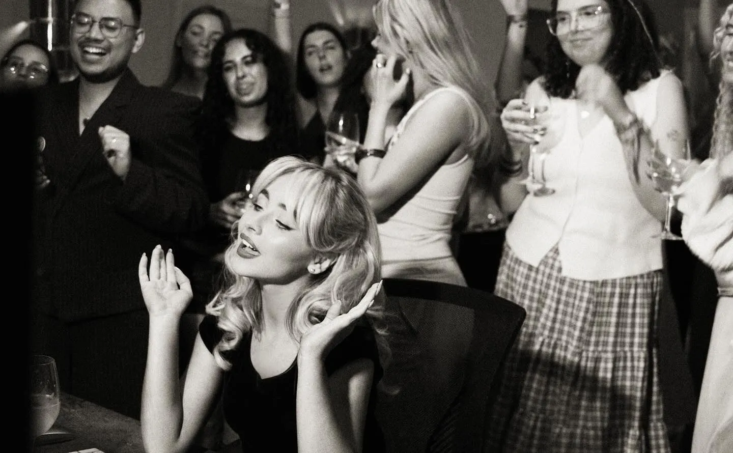 What Seemed Like a Sweet Playdate in London – But Sabrina Carpenter Dropped a ‘Bombshell’ That Sent the Entire Fandom Into Chaos!