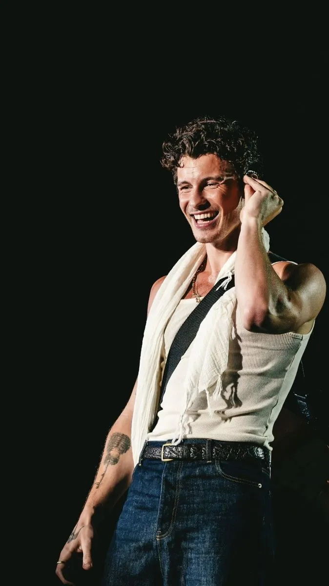 image_68abc324bb460 Fans Heartbroken as Shawn Mendes Appears Anxious and Pleads for Privacy Between Shows