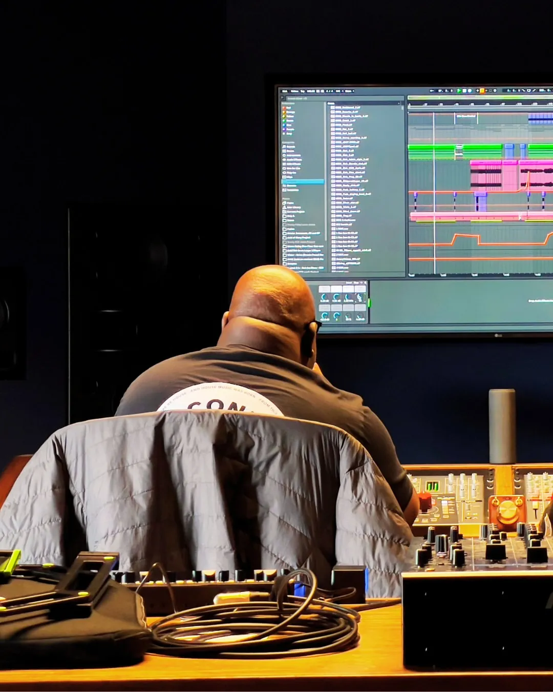 image_68abc368bdd7a It's no coincidence that Carl Cox pays attention to this woman in his new album – There's a past story between him and her that has never been told.