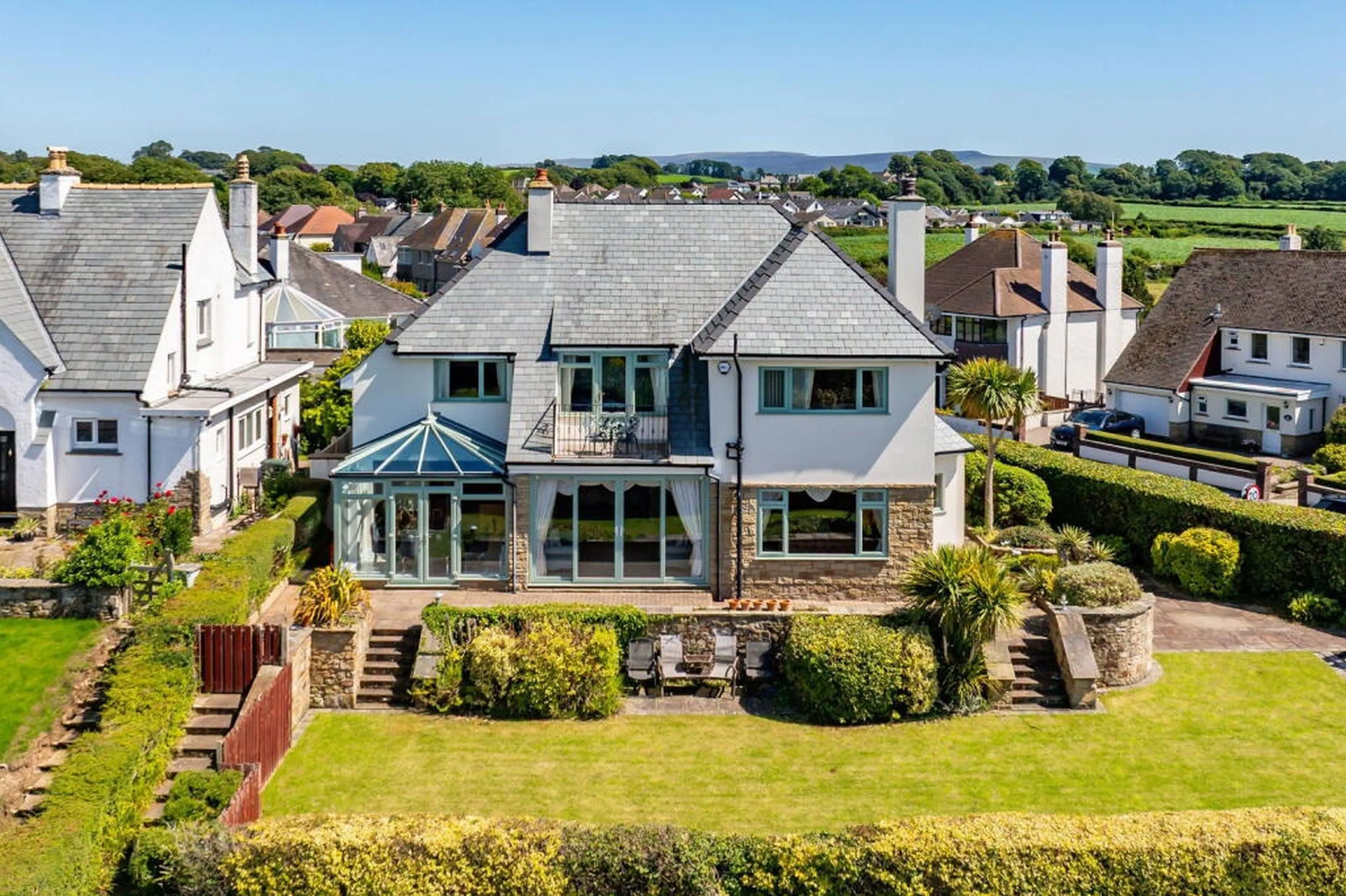 image_68abfe24eee6e Heavyweight champion sells £800,000 seaside home — fans wonder if retirement forced him to lower the price?