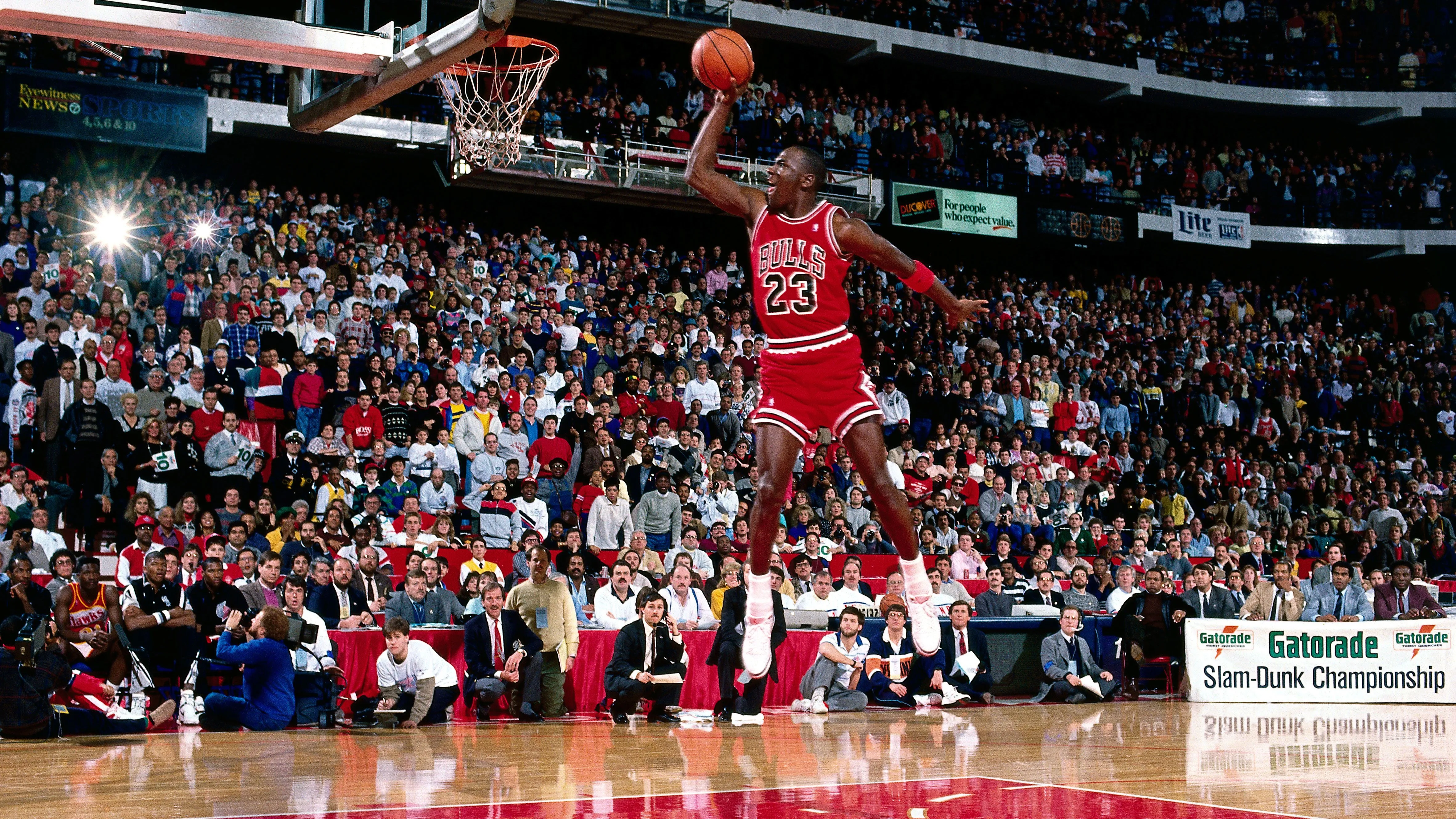 image_68ac1bbb35c88 LeBron James Called the GOAT by Today’s Players – But Michael Jordan Is Shockingly Pushed Out of the Game!