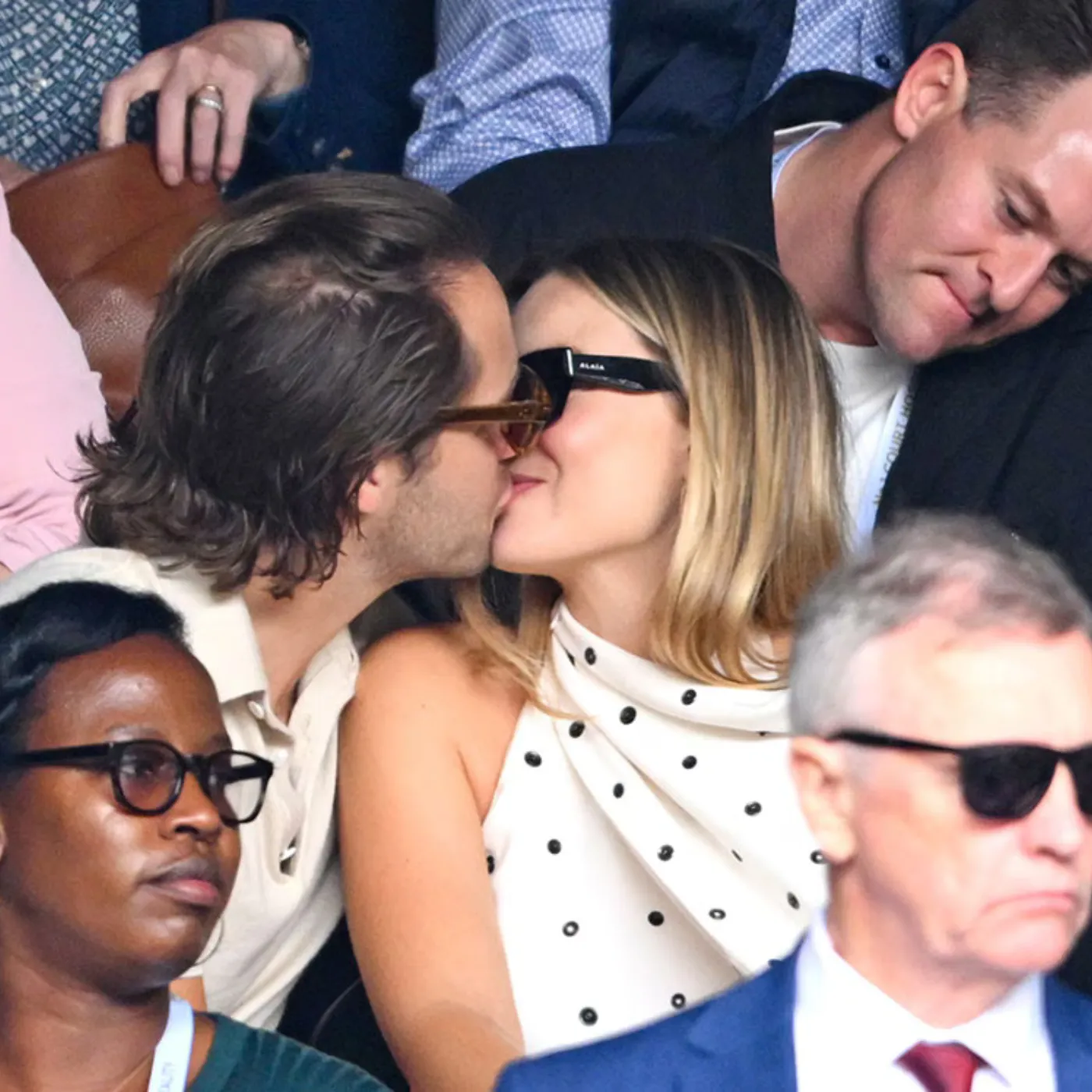 image_68ac8fd492162 Margot Robbie’s Secret Love Pact with Her Husband Shocks Hollywood