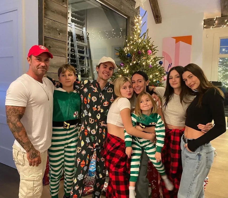 image_68ad1911084ed Justin Bieber Shares Photos Hanging Out With Friends in His Million-Dollar Mansion
