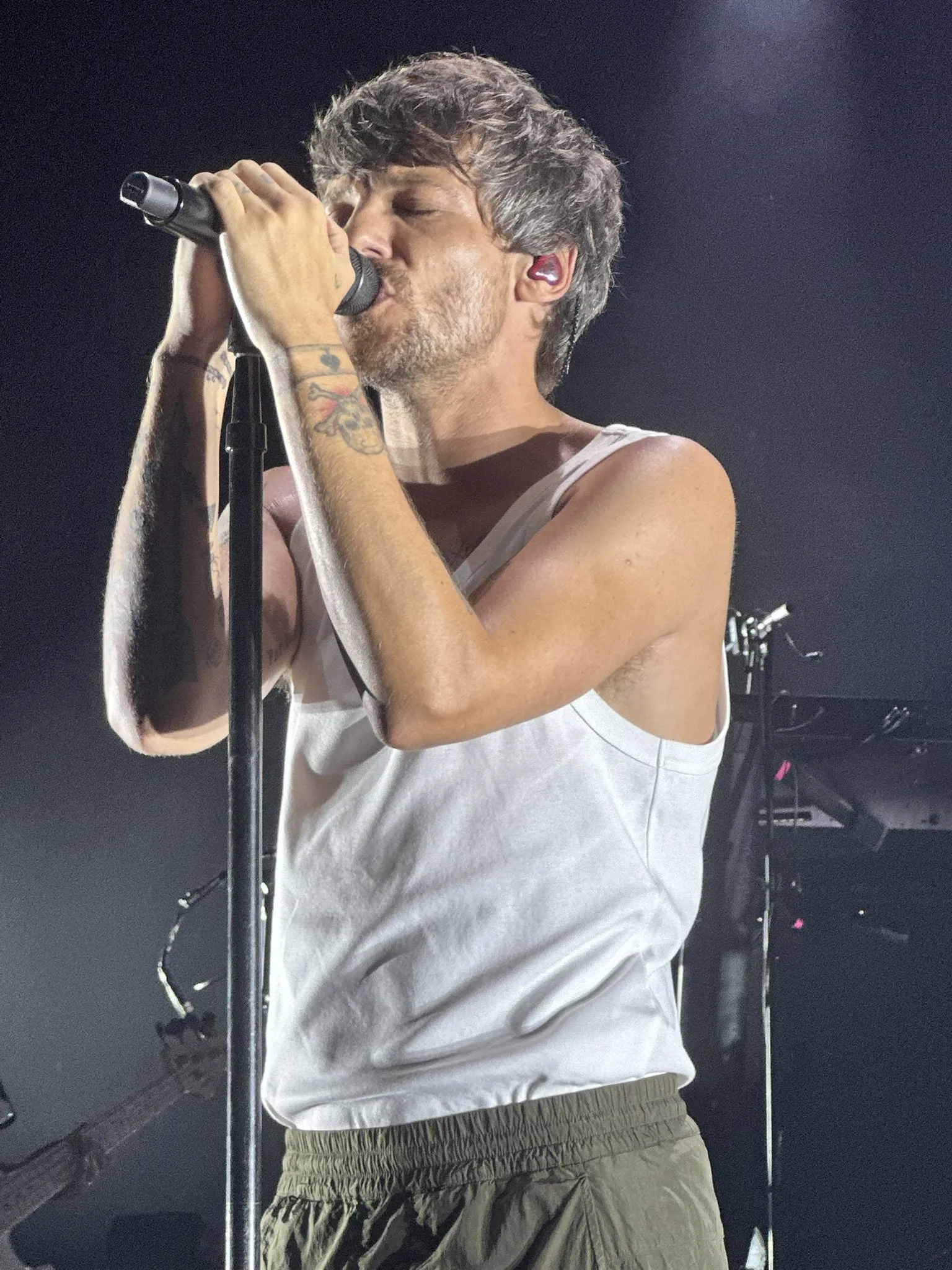 image_68ad22fa5b7dc Louis Tomlinson’s Voice Feels Like a Hug You Never Want to End — Fans Say His Magic Is Truly Timeless