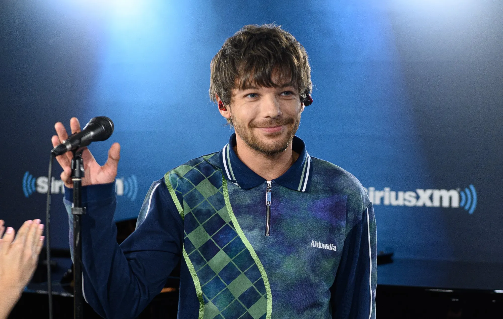 image_68ad22fb317d8 Louis Tomlinson’s Voice Feels Like a Hug You Never Want to End — Fans Say His Magic Is Truly Timeless