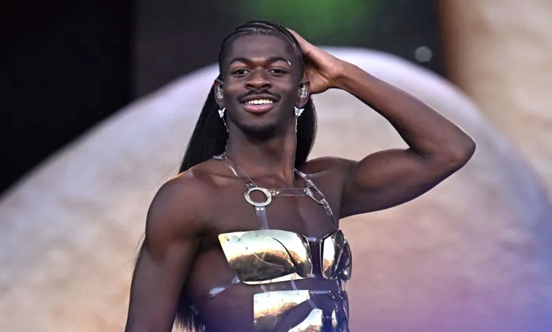 image_68ad27ea6d5f0 Lil Nas X Shirtless in the Heat Before Nighttime Incident: Hotel Meltdown Video Surfaces