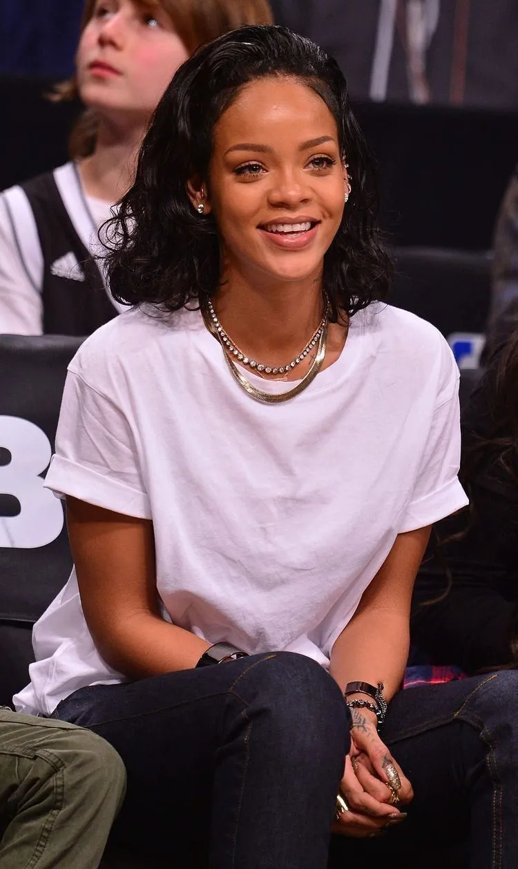 Rare Childhood Photo of Rihanna with Her Family in Barbados Reveals the Hard Days That Shaped Her 19 Rare Childhood Photo of Rihanna with Her Family in Barbados Reveals the Hard Days That Shaped Her