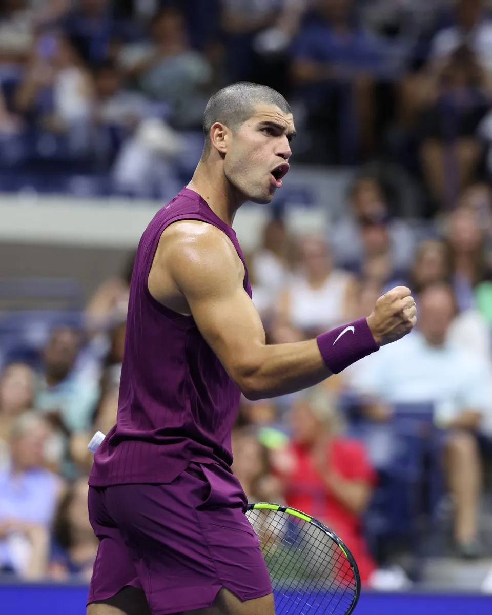 Carlos Alcaraz’s Bold New Haircut Sparks Fan Frenzy — Even Rory McIlroy & Frances Tiafoe Join the Roast at the US Open 19 Carlos Alcaraz’s Bold New Haircut Sparks Fan Frenzy — Even Rory McIlroy & Frances Tiafoe Join the Roast at the US Open