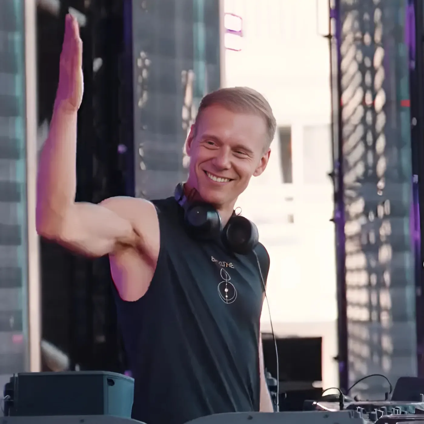 image_68ad7e0dcef54 The Ushuaïa Ibiza theme song was inspired by a small, secret secret of Armin's. It will break your heart when you hear it.