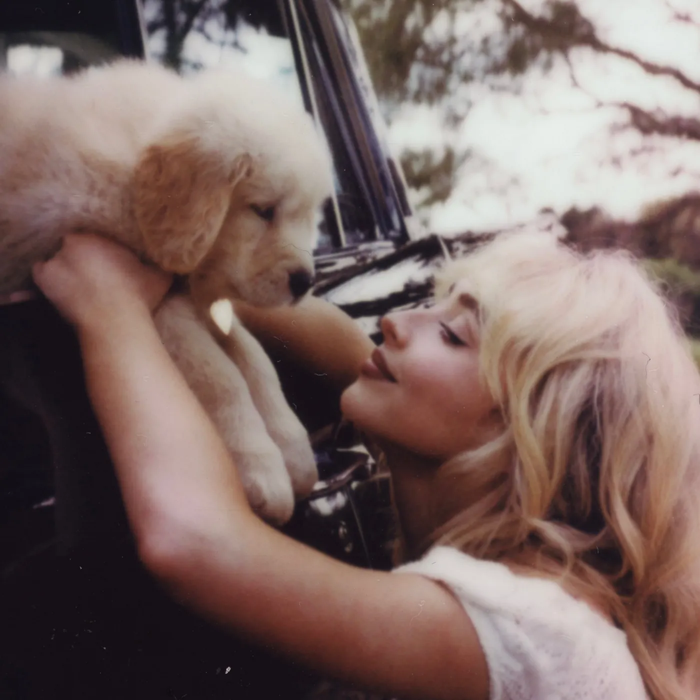 Sabrina Carpenter Just Dropped ‘Man’s Best Friend’ and the Internet Can’t Handle It