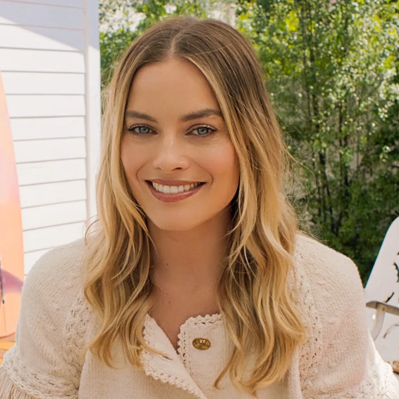 image_68ae6ba265ab4 Margot Robbie SHOCKS Fans by Congratulating Taylor Swift & Travis Kelce—Here’s the Untold Story!