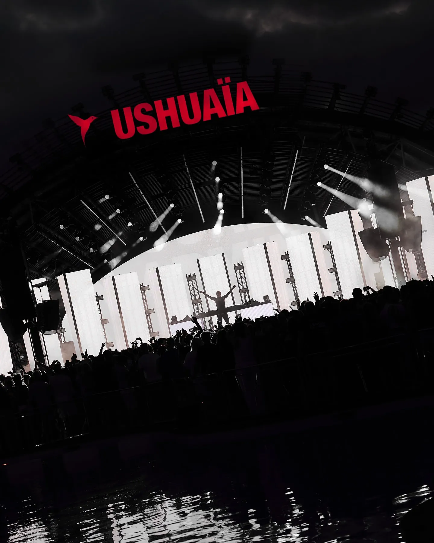 A Mysterious Message Hidden in Armin van Buuren’s Summer 2025 Live Set: What He Really Wants His Fans to Know