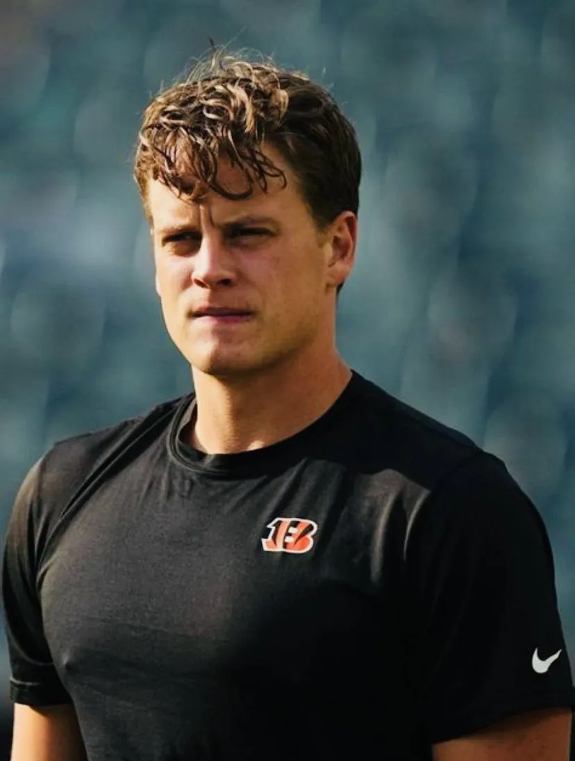 image_68ae7c4ac0585 Taylor Swift Just Got the Ring — and NFL Fans Are Roasting Joe Burrow for Still Waiting