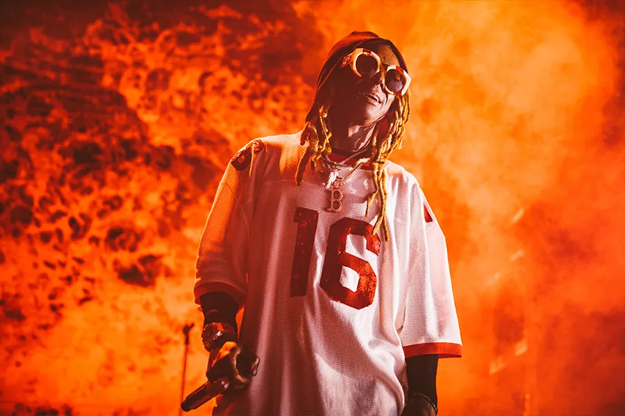 Lil Wayne Still Draws Tens of Thousands of Fans Despite Chaotic Reviews on His “Tha Carter VI Tour”