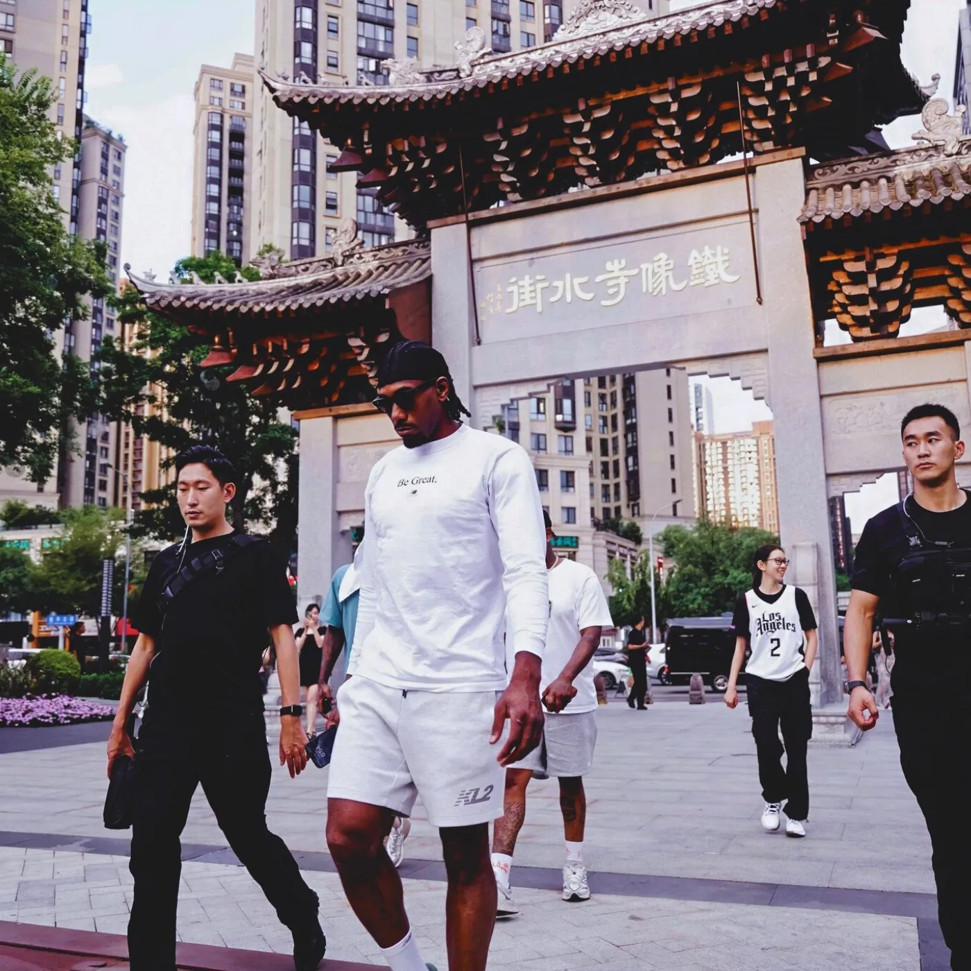 image_68af021dae150 Fans Shocked by Kawhi Leonard’s Asian Tour Transformation!