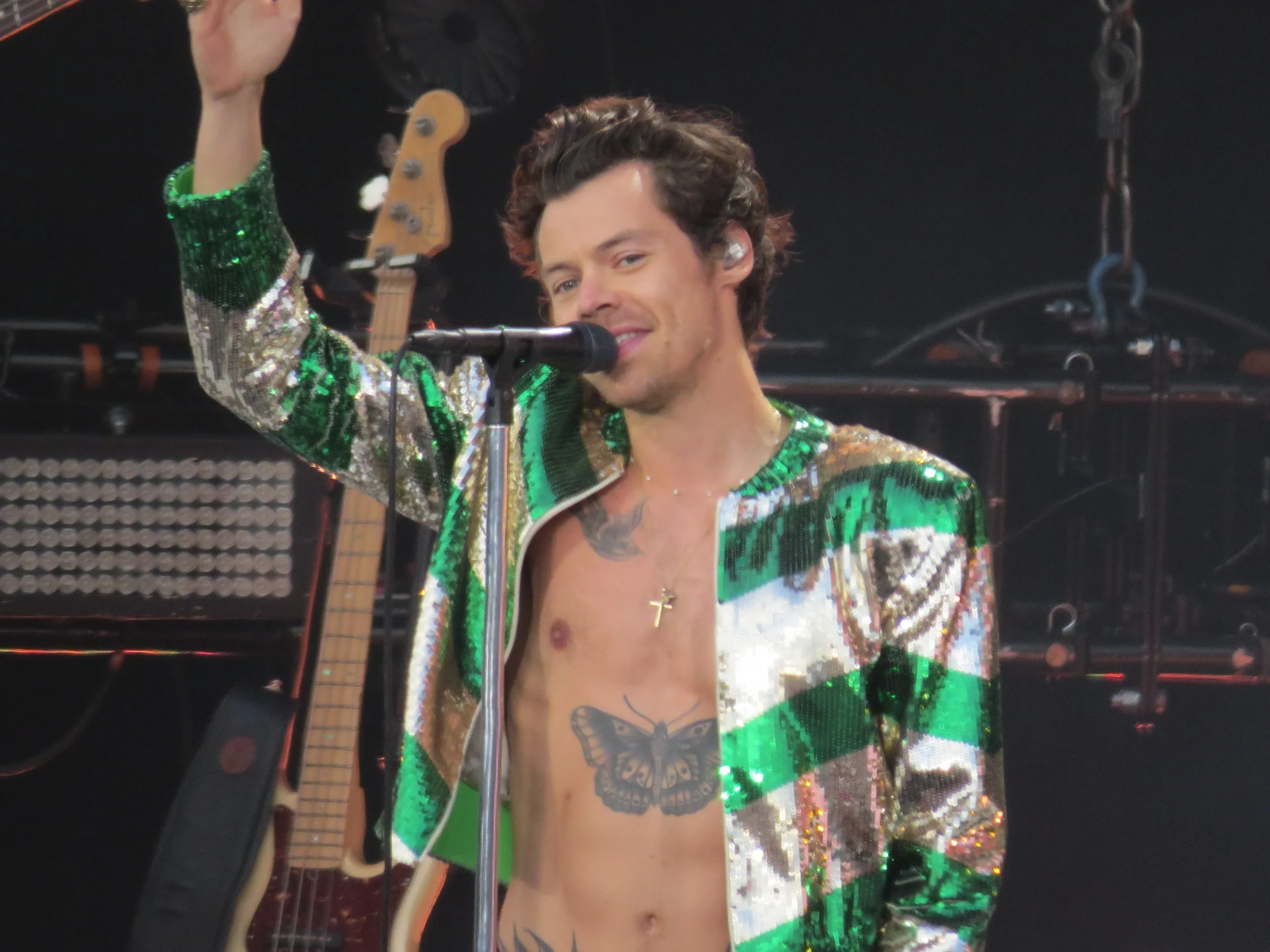 Harry Styles Secretly Gave Away $6 Million — Fans Shocked to Learn Where It Went and Why He Hid It Until Now