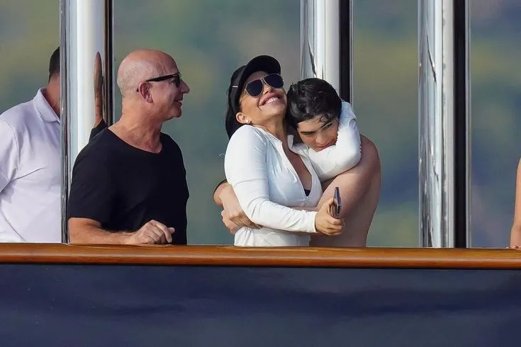 image_68afd7ce4cffa Inside Jeff Bezos and Wife’s Lavish Hobby: Luxurious Yacht Getaways