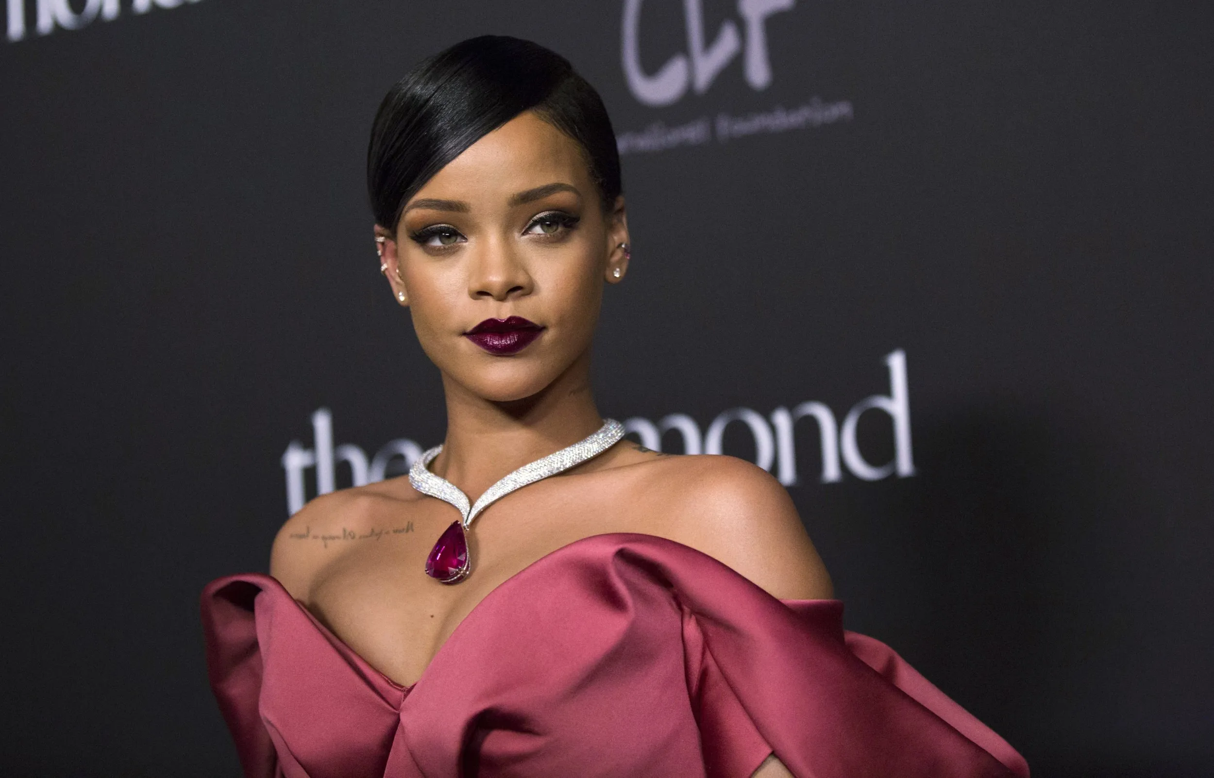 Rihanna Sparks Album Frenzy With Throwback Cover Change — But What She Dropped Instead Left Fans Shook