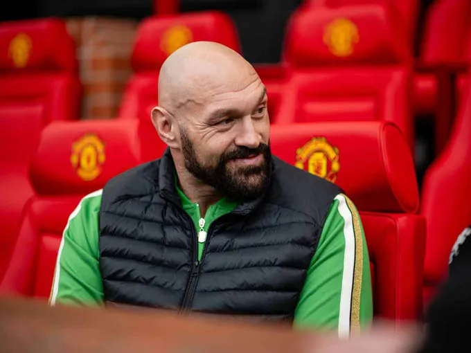 image_68afffe2b0f42 From a Loyal Red Devils Fan to a Horse Racing Enthusiast: Tyson Fury Dumps Manchester United Over 'Disastrous Form' and Shocks Fans!