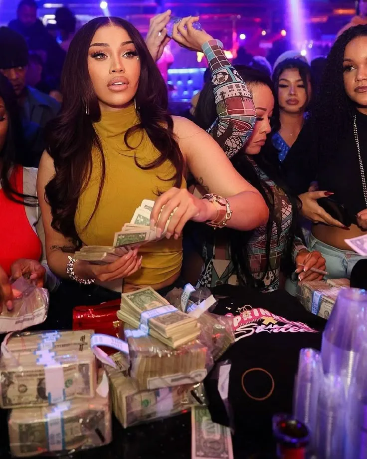 Cardi B’s Face Said It All When Offset’s ‘Motorsport’ Verse Played at the Club — Fans Can’t Stop Talking