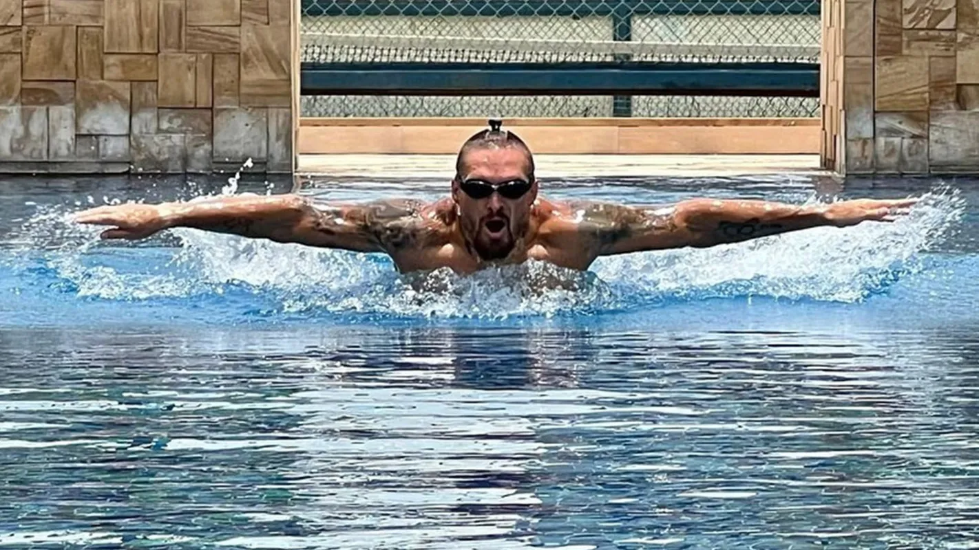 image_68b00c2f673ba Joseph Parker Hides Away in the Gym – But Usyk Shocks the Boxing World with His Unorthodox Training!