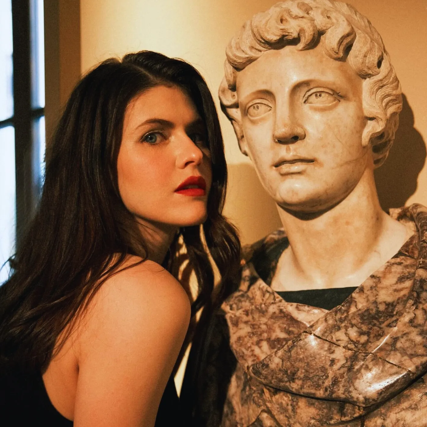 image_68b04a323c2a2 You’ll Never Guess What Alexandra Daddario Did With Her Cake Purse!