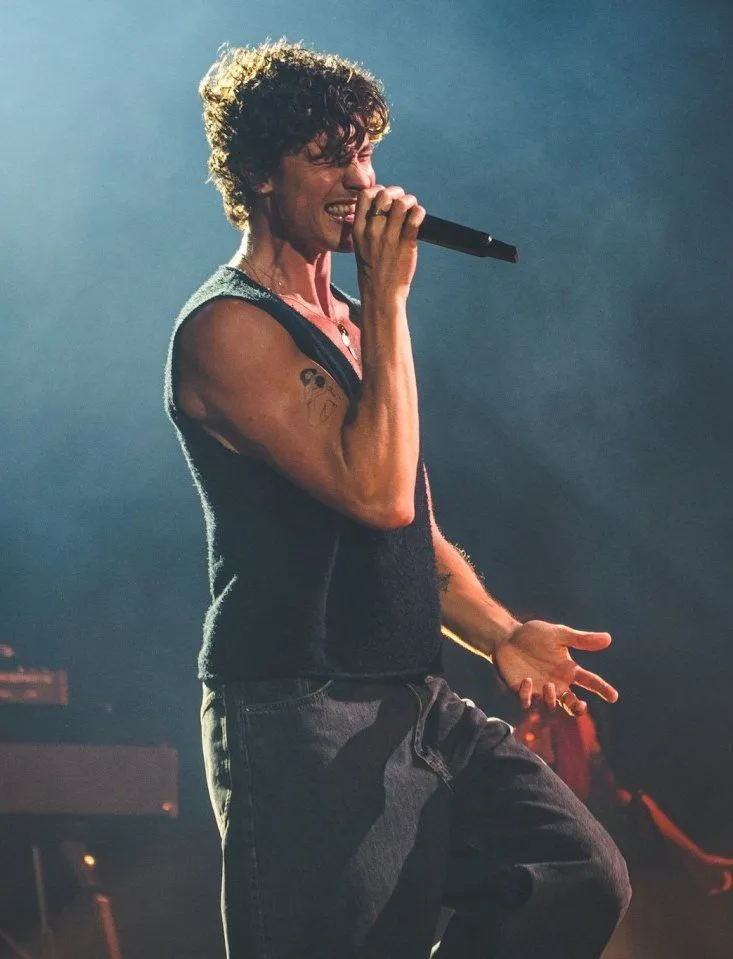 image_68b11334ed870 Shawn Mendes set Lisbon on fire this afternoon with an insanely chaotic performance that left fans on the edge of their seats!