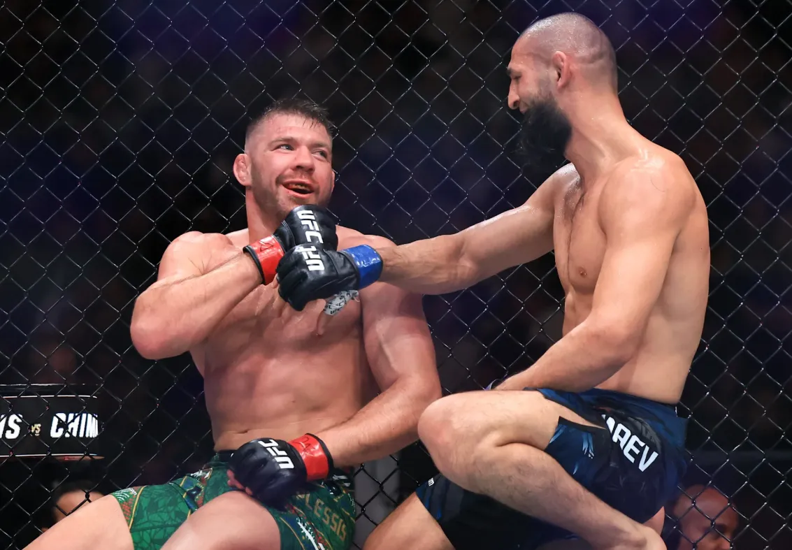 Dricus Du Plessis made Sean O'Malley exclaim two words: 'Impressive' after his fight with Khamzat Chimaev.