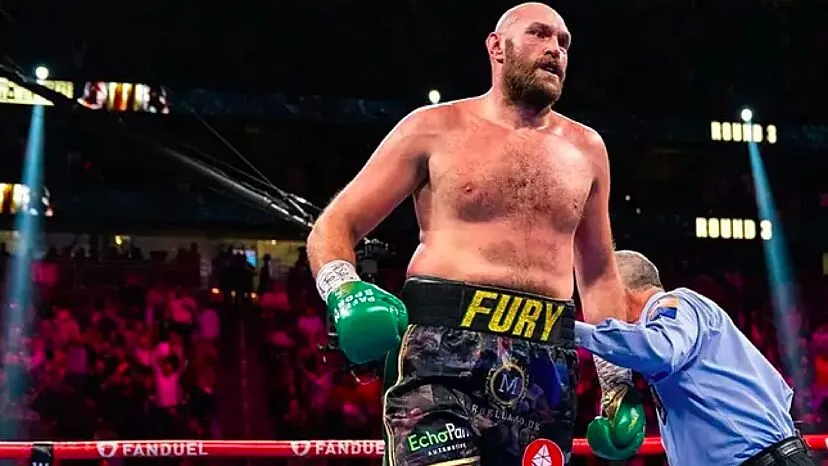 image_68b12c1aa7436 Tyson Fury Performs Stunning Shadowboxing Ahead of His 2026 Comeback – But a Strange Reflex Leaves Fans Shocked!