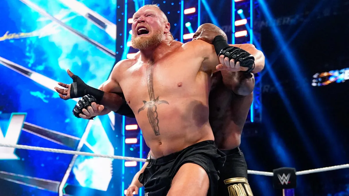 Crowd Gasps as Brock Lesnar Collapses Mid-Match — John Cena’s Reaction Says It All